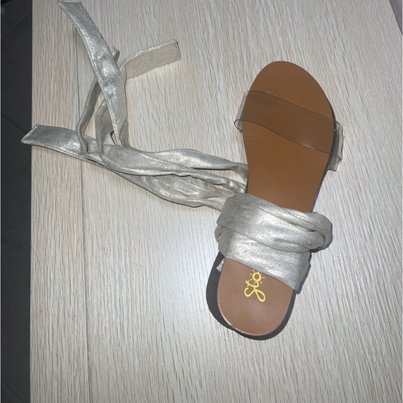 Tie up sandals , gold straps , clear foot strap - Picture 3 of 5